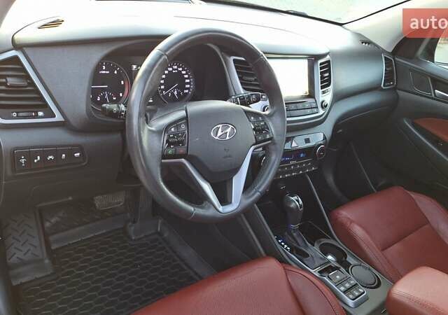 Черный Хендай Туксон, объемом двигателя 2 л и пробегом 192 тыс. км за 19999 $, фото 22 на Automoto.ua