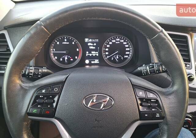 Чорний Хендай Туксон, об'ємом двигуна 2 л та пробігом 192 тис. км за 21000 $, фото 57 на Automoto.ua