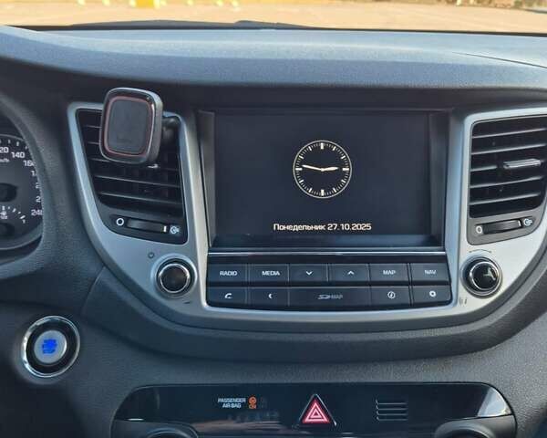 Хендай Туксон 2016 у Чернівцях на Automoto.ua Чорний Хендай Туксон, об'ємом двигуна 2.2 л та пробігом 234 тис. км за 19500 $, фото 3 на Automoto.ua