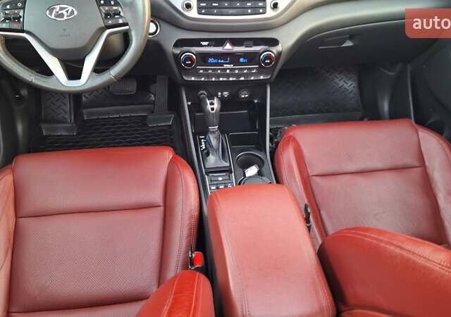 Чорний Хендай Туксон, об'ємом двигуна 2 л та пробігом 192 тис. км за 21000 $, фото 46 на Automoto.ua