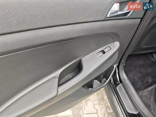 Черный Хендай Туксон, объемом двигателя 2 л и пробегом 178 тыс. км за 19200 $, фото 8 на Automoto.ua