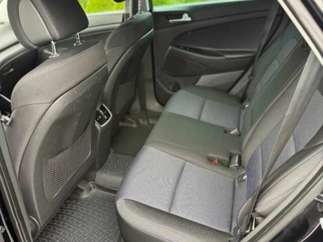 Хендай Туксон 2016 в Львове на Automoto.ua Черный Хендай Туксон, объемом двигателя 2 л и пробегом 145 тыс. км за 11999 $, фото 6 на Automoto.ua