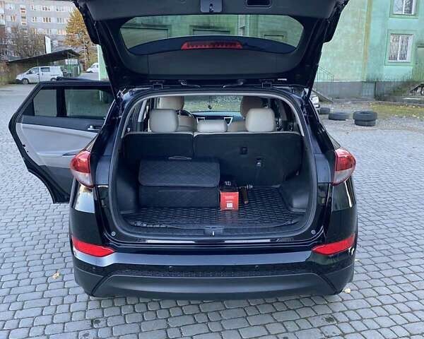 Хендай Туксон 2016 в Дрогобыче на Automoto.ua Черный Хендай Туксон, объемом двигателя 2 л и пробегом 180 тыс. км за 16000 $, фото 4 на Automoto.ua