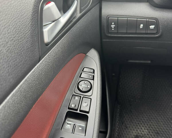 Хендай Туксон 2016 в Киеве на Automoto.ua Черный Хендай Туксон, объемом двигателя 2 л и пробегом 147 тыс. км за 24000 $, фото 19 на Automoto.ua