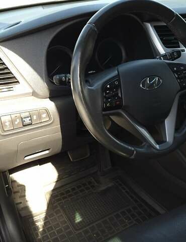 Черный Хендай Туксон, объемом двигателя 2 л и пробегом 44 тыс. км за 20500 $, фото 16 на Automoto.ua