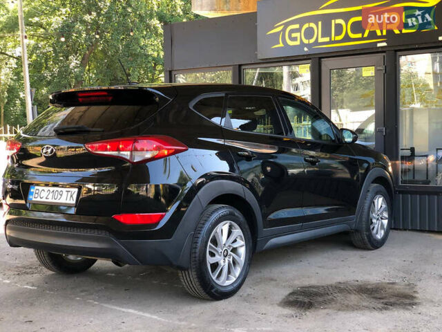 Чорний Хендай Туксон, об'ємом двигуна 2 л та пробігом 134 тис. км за 15700 $, фото 5 на Automoto.ua