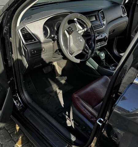 Хендай Туксон 2016 в Ирпене на Automoto.ua Черный Хендай Туксон, объемом двигателя 2 л и пробегом 222 тыс. км за 15500 $, фото 13 на Automoto.ua