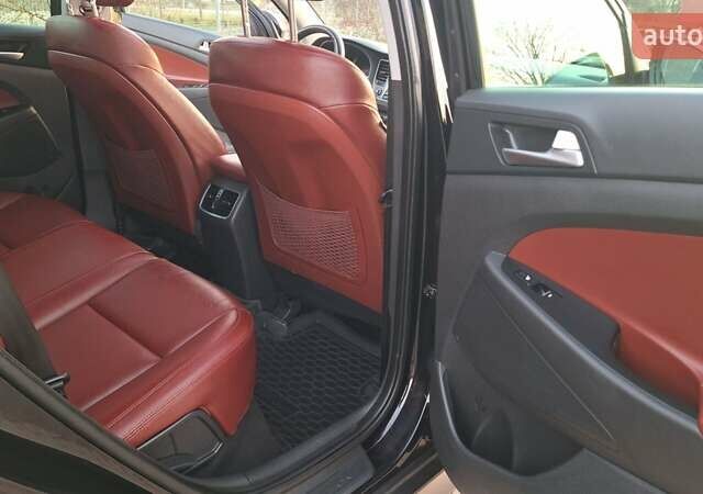 Черный Хендай Туксон, объемом двигателя 2 л и пробегом 192 тыс. км за 19999 $, фото 31 на Automoto.ua