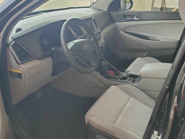 Чорний Хендай Туксон, об'ємом двигуна 2 л та пробігом 104 тис. км за 10100 $, фото 13 на Automoto.ua