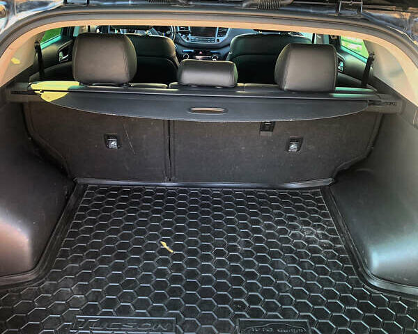 Черный Хендай Туксон, объемом двигателя 1.59 л и пробегом 92 тыс. км за 18800 $, фото 11 на Automoto.ua