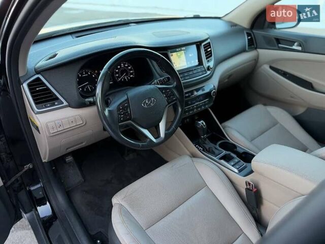 Хендай Туксон 2016 в Львове на Automoto.ua Черный Хендай Туксон, объемом двигателя 2 л и пробегом 127 тыс. км за 17100 $, фото 7 на Automoto.ua