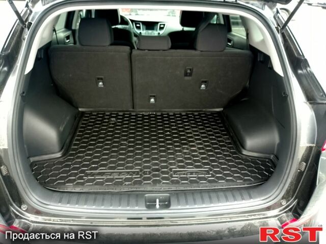 Хендай Туксон 2016 у Львові на Automoto.ua Чорний Хендай Туксон, об'ємом двигуна 2 л та пробігом 0 тис. км за 15000 $, фото 4 на Automoto.ua