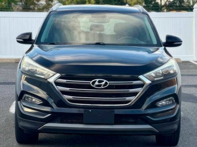 Хендай Туксон 2016 в Киеве на Automoto.ua Черный Хендай Туксон, объемом двигателя 1.6 л и пробегом 79 тыс. км за 5000 $, фото 1 на Automoto.ua