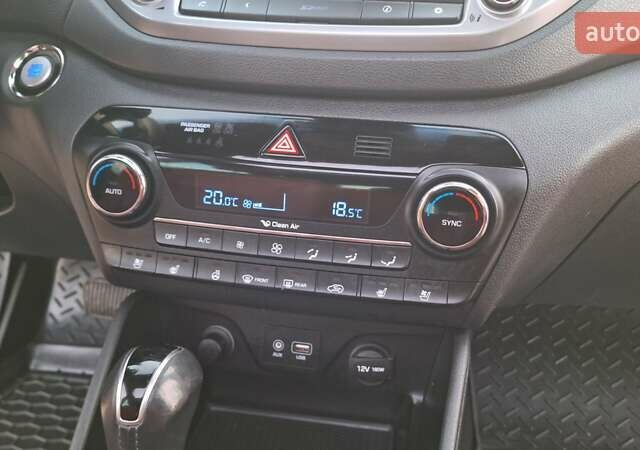 Черный Хендай Туксон, объемом двигателя 2 л и пробегом 192 тыс. км за 19999 $, фото 40 на Automoto.ua