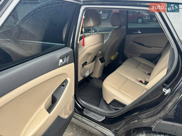 Хендай Туксон 2016 у Братском на Automoto.ua Чорний Хендай Туксон, об'ємом двигуна 1.69 л та пробігом 120 тис. км за 21500 $, фото 19 на Automoto.ua