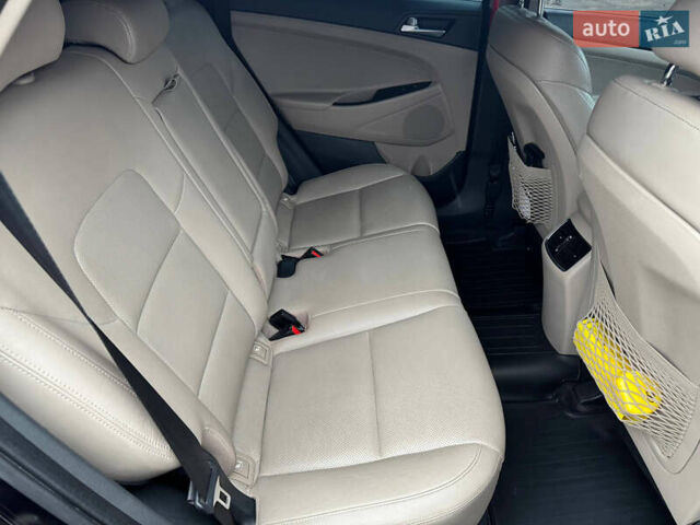 Хендай Туксон 2016 у Братском на Automoto.ua Чорний Хендай Туксон, об'ємом двигуна 1.69 л та пробігом 120 тис. км за 21500 $, фото 18 на Automoto.ua