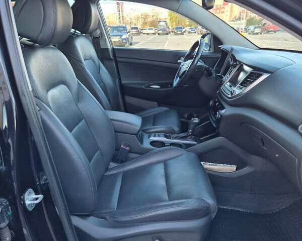 Хендай Туксон 2016 у Чернівцях на Automoto.ua Чорний Хендай Туксон, об'ємом двигуна 2.2 л та пробігом 234 тис. км за 19500 $, фото 10 на Automoto.ua