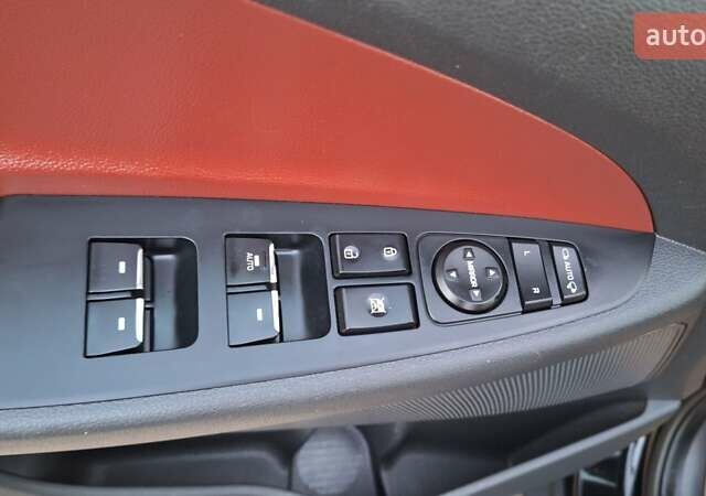 Черный Хендай Туксон, объемом двигателя 2 л и пробегом 192 тыс. км за 19999 $, фото 17 на Automoto.ua