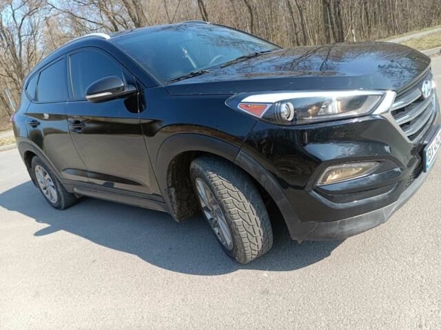 Чорний Хендай Туксон, об'ємом двигуна 1.6 л та пробігом 150 тис. км за 13500 $, фото 2 на Automoto.ua