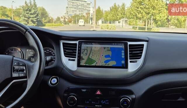 Черный Хендай Туксон, объемом двигателя 2 л и пробегом 44 тыс. км за 20500 $, фото 13 на Automoto.ua