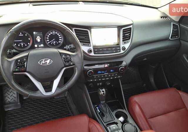 Черный Хендай Туксон, объемом двигателя 2 л и пробегом 192 тыс. км за 19999 $, фото 30 на Automoto.ua