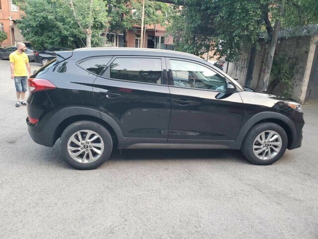 Чорний Хендай Туксон, об'ємом двигуна 2 л та пробігом 104 тис. км за 10100 $, фото 7 на Automoto.ua