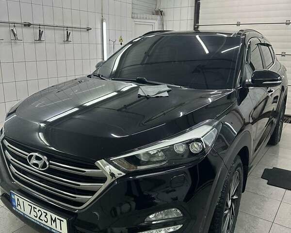 Черный Хендай Туксон, объемом двигателя 2 л и пробегом 103 тыс. км за 18500 $, фото 9 на Automoto.ua