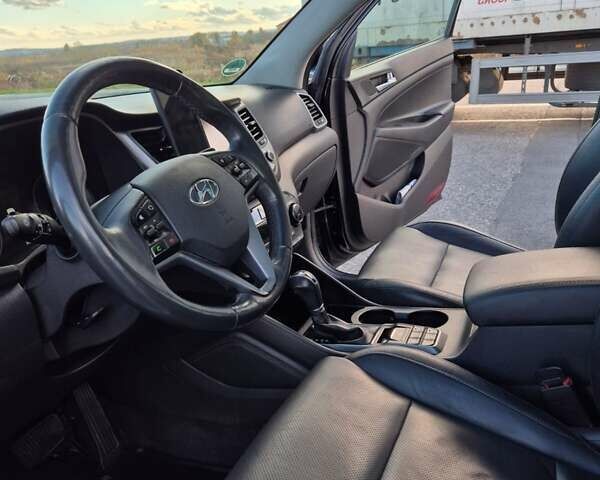 Хендай Туксон 2016 у Чернівцях на Automoto.ua Чорний Хендай Туксон, об'ємом двигуна 2.2 л та пробігом 234 тис. км за 19500 $, фото 14 на Automoto.ua
