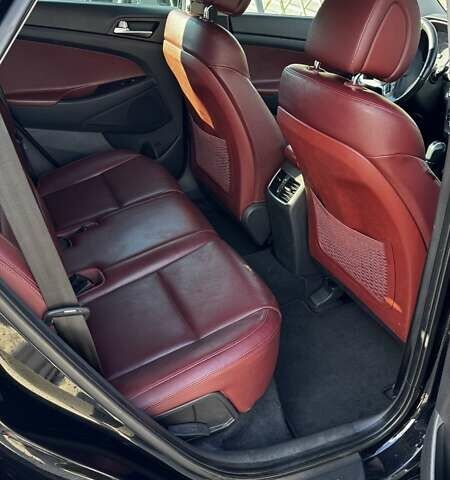 Черный Хендай Туксон, объемом двигателя 2 л и пробегом 222 тыс. км за 14000 $, фото 9 на Automoto.ua