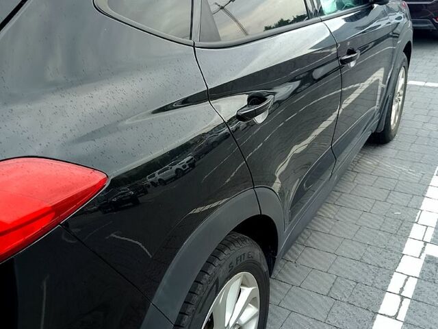 Хендай Туксон 2016 у Львові на Automoto.ua Чорний Хендай Туксон, об'ємом двигуна 2 л та пробігом 0 тис. км за 15000 $, фото 3 на Automoto.ua