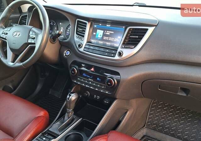 Чорний Хендай Туксон, об'ємом двигуна 2 л та пробігом 192 тис. км за 21000 $, фото 55 на Automoto.ua