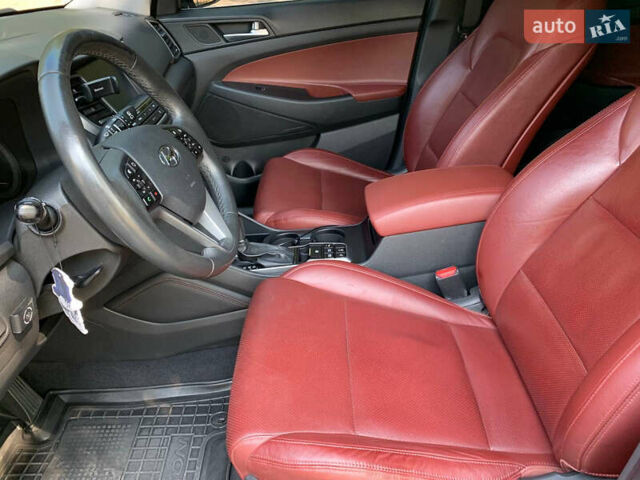 Черный Хендай Туксон, объемом двигателя 2 л и пробегом 122 тыс. км за 19800 $, фото 12 на Automoto.ua