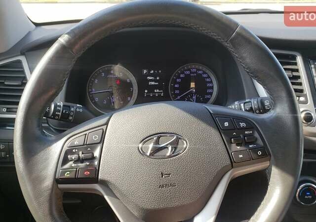 Черный Хендай Туксон, объемом двигателя 1.59 л и пробегом 101 тыс. км за 20600 $, фото 13 на Automoto.ua