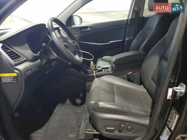 Хендай Туксон 2017 в Киеве на Automoto.ua Черный Хендай Туксон, объемом двигателя 2 л и пробегом 74 тыс. км за 3100 $, фото 6 на Automoto.ua