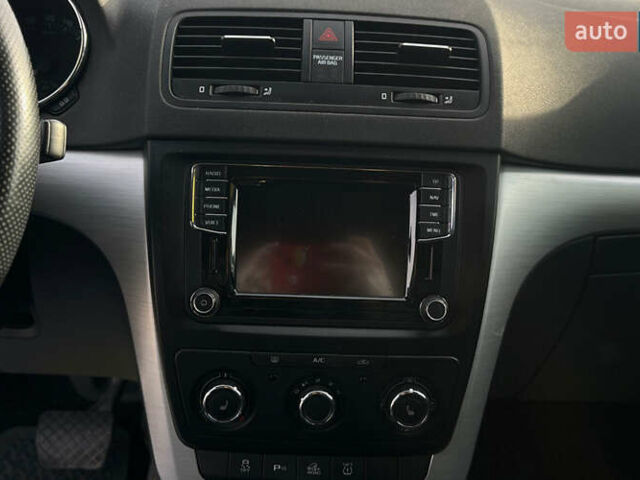 Черный Хендай Туксон, объемом двигателя 2 л и пробегом 242 тыс. км за 12900 $, фото 13 на Automoto.ua