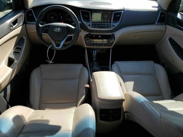 Черный Хендай Туксон, объемом двигателя 1.6 л и пробегом 157 тыс. км за 2600 $, фото 7 на Automoto.ua