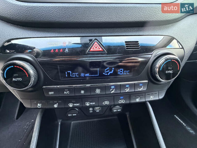 Черный Хендай Туксон, объемом двигателя 1.59 л и пробегом 182 тыс. км за 16800 $, фото 38 на Automoto.ua