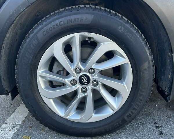 Чорний Хендай Туксон, об'ємом двигуна 1.69 л та пробігом 155 тис. км за 16500 $, фото 2 на Automoto.ua