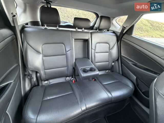 Черный Хендай Туксон, объемом двигателя 1.59 л и пробегом 182 тыс. км за 16800 $, фото 32 на Automoto.ua