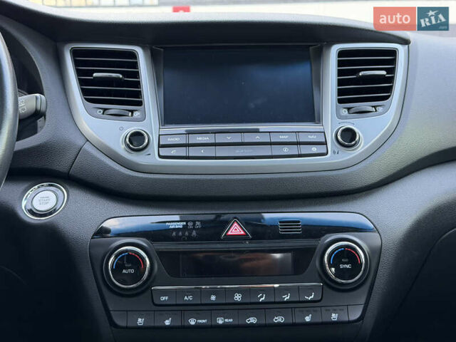 Черный Хендай Туксон, объемом двигателя 1.59 л и пробегом 182 тыс. км за 16800 $, фото 25 на Automoto.ua