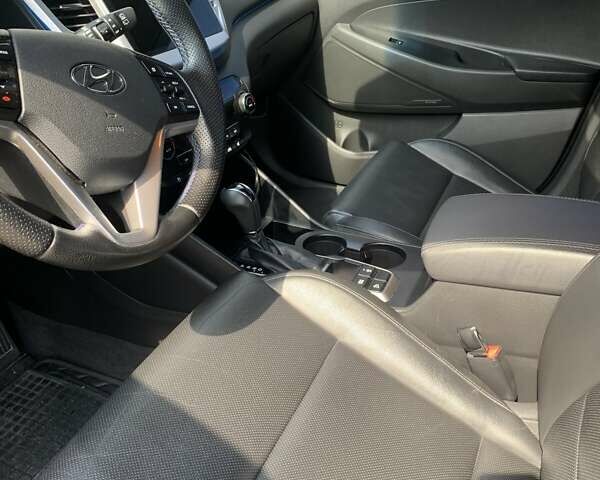 Чорний Хендай Туксон, об'ємом двигуна 1.69 л та пробігом 130 тис. км за 23500 $, фото 3 на Automoto.ua