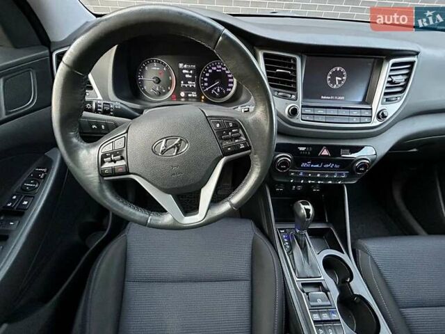 Чорний Хендай Туксон, об'ємом двигуна 1.69 л та пробігом 98 тис. км за 14000 $, фото 13 на Automoto.ua