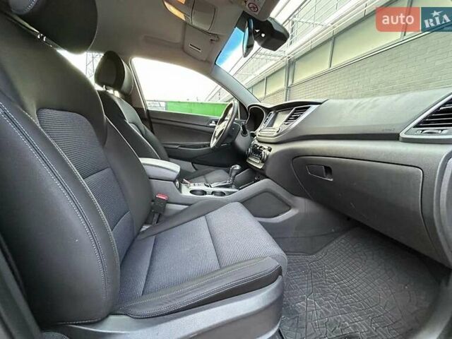 Чорний Хендай Туксон, об'ємом двигуна 1.69 л та пробігом 98 тис. км за 14000 $, фото 19 на Automoto.ua