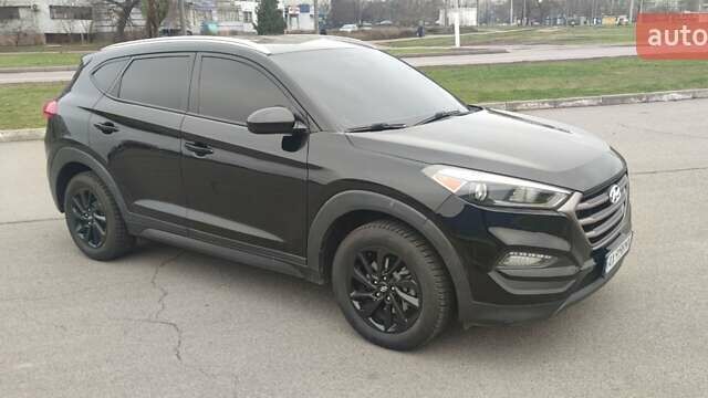 Чорний Хендай Туксон, об'ємом двигуна 2 л та пробігом 143 тис. км за 18000 $, фото 2 на Automoto.ua
