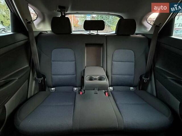 Чорний Хендай Туксон, об'ємом двигуна 1.69 л та пробігом 98 тис. км за 14000 $, фото 21 на Automoto.ua