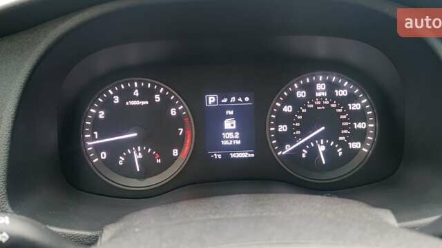 Чорний Хендай Туксон, об'ємом двигуна 2 л та пробігом 143 тис. км за 18000 $, фото 16 на Automoto.ua