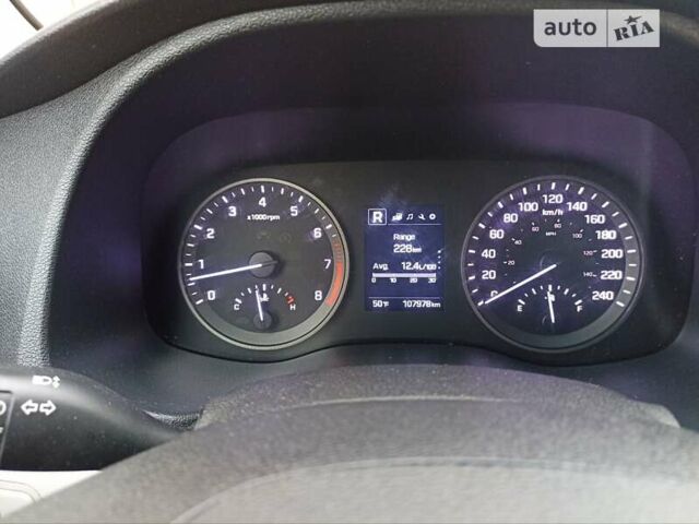 Черный Хендай Туксон, объемом двигателя 2 л и пробегом 107 тыс. км за 14800 $, фото 12 на Automoto.ua