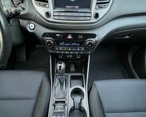 Чорний Хендай Туксон, об'ємом двигуна 1.69 л та пробігом 98 тис. км за 14000 $, фото 14 на Automoto.ua