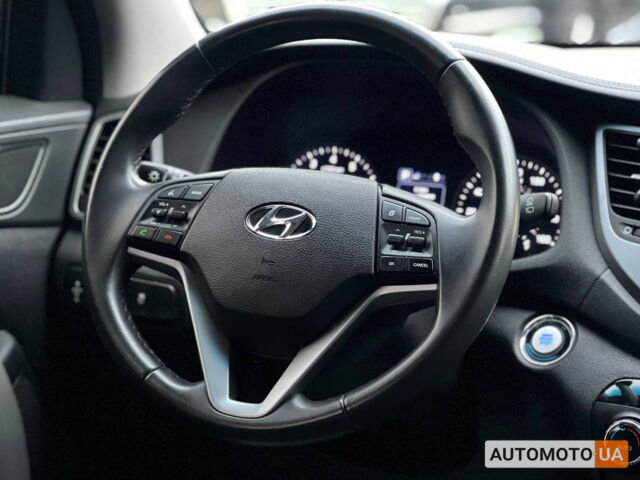 Черный Хендай Туксон, объемом двигателя 2 л и пробегом 106 тыс. км за 17900 $, фото 11 на Automoto.ua