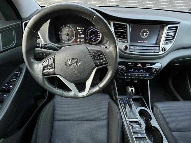 Чорний Хендай Туксон, об'ємом двигуна 1.7 л та пробігом 98 тис. км за 14000 $, фото 13 на Automoto.ua